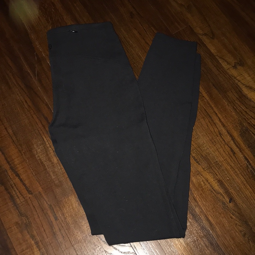 Black lululemon leggings